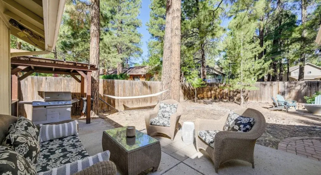 Коттедж Stylish Flagstaff Hideaway w/ Hot Tub & Fire Pit!