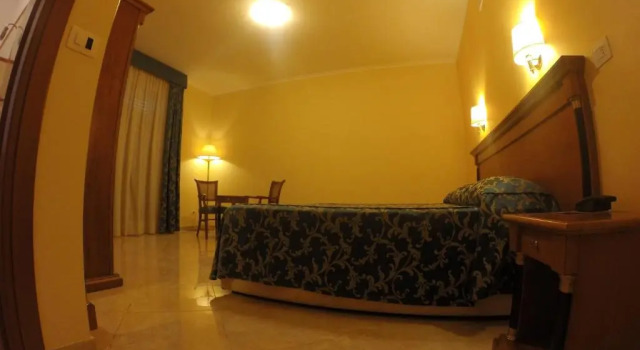 Полулюкс Hotel Aquila