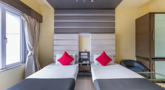 Люкс Deluxe Capital O 891 Hotel Kadamb Inn