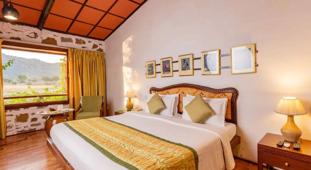 Двухместный номер Deluxe с балконом Shikarbadi Hotel