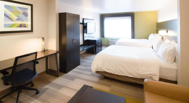 Четырёхместный люкс Holiday Inn Express & Suites Le Mars by IHG