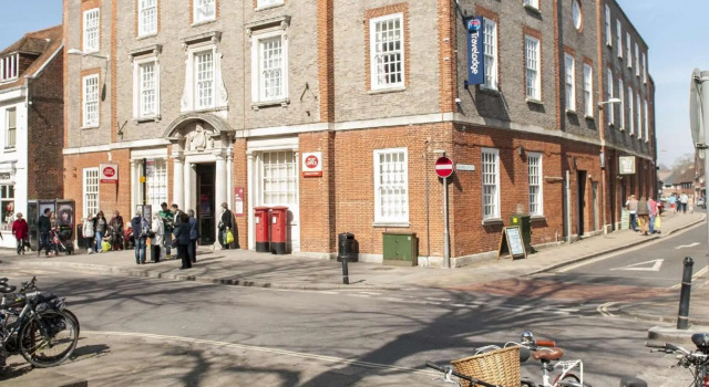 Travelodge Chichester Central, Забронировать Отель Гавань Чичестер Западный Суссекс, рядом с Chichester Train Station