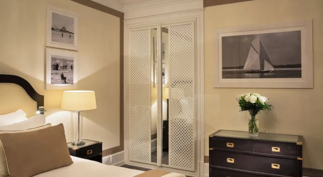 Двухместный номер Prestige с видом на город Hôtel Barrière LHermitage