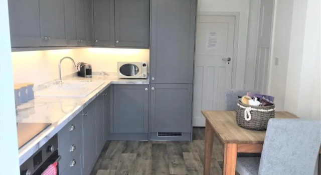 Апартаменты Fring House Apartment