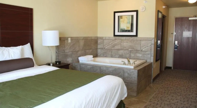 Люкс Cobblestone Hotel & Suites - Devils Lake