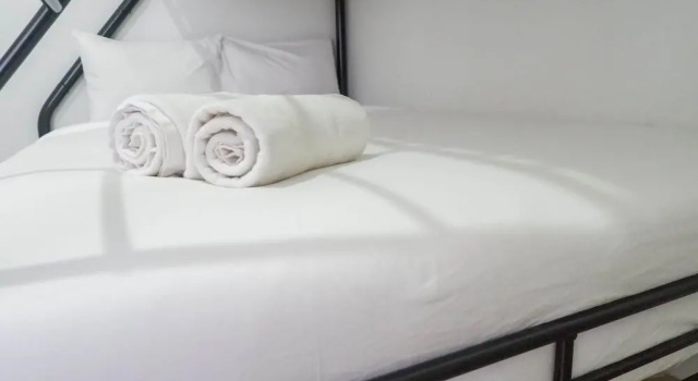 Modern 1BR Apartment at Menara Rungkut, Book Lejlighed Hoteller i Rungkut med pool, Swimmingpool