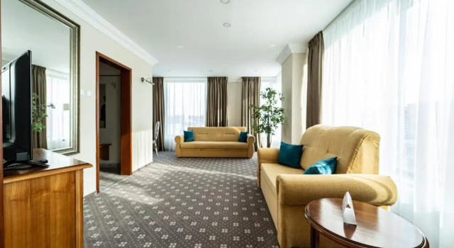 Люкс Hotel Trotuş