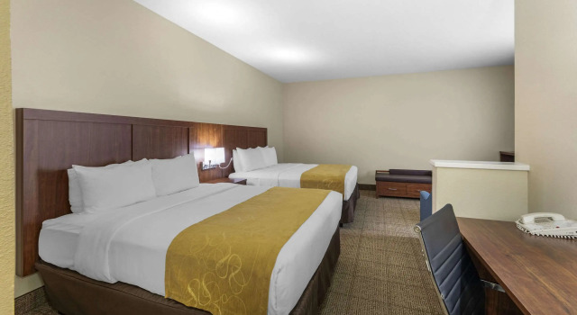 Четырёхместный люкс Comfort Suites Tulare Sequoia Gateway
