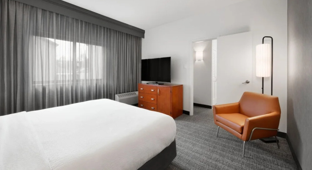 Люкс Courtyard by Marriott Atlanta Duluth/ Gwinnett Place