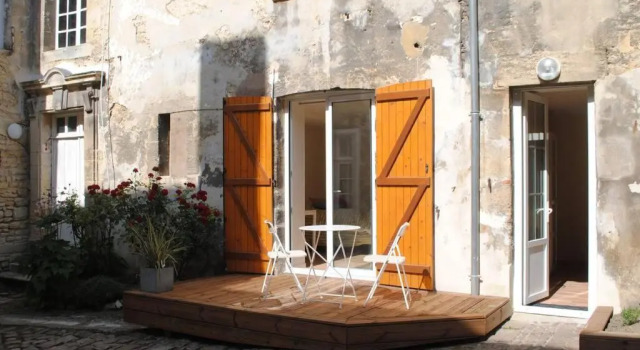 Appartement dans bâtiment du 18ème siècle, Book Lejlighed Argentan Orne