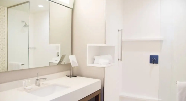 Люкс c 1 комнатой Courtyard by Marriott Oxford