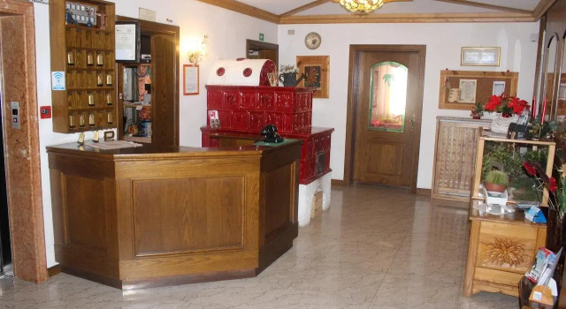 Hotel Orso Grigio, Забронировать Отель Каризоло Мадонна-ди-Кампильо