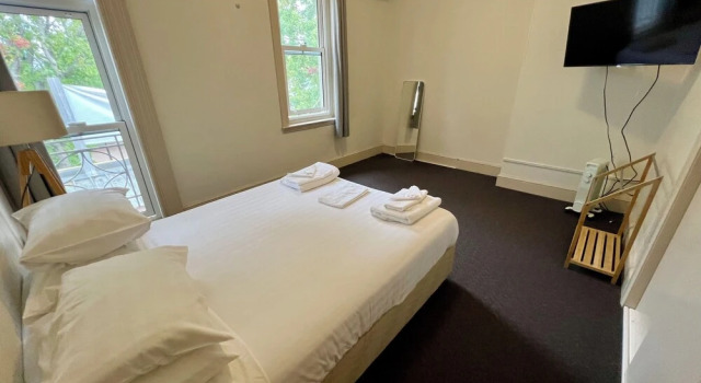 Апартаменты Deluxe Empire Hotel Goulburn
