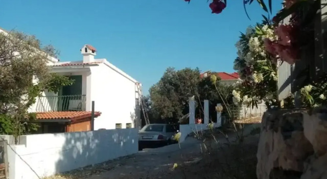 Апартаменты Bernard Sea View Apartments