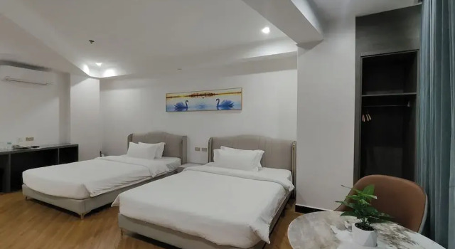 Люкс Deluxe Mactan Grand Golden Hotel near Airport