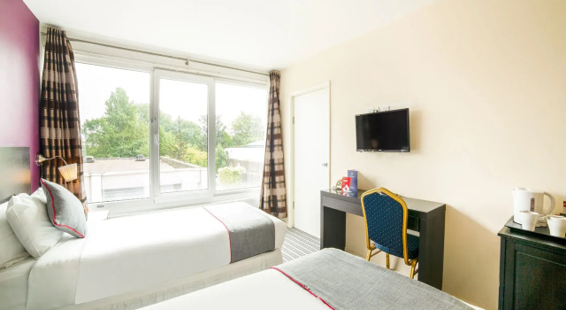 OYO The Chiltern Hotel