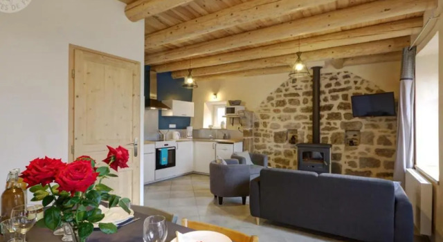 Maison de charme 6 pers, nature et randonnées - FR-1-496-206, Book Hotel L'Etrat Auvergne