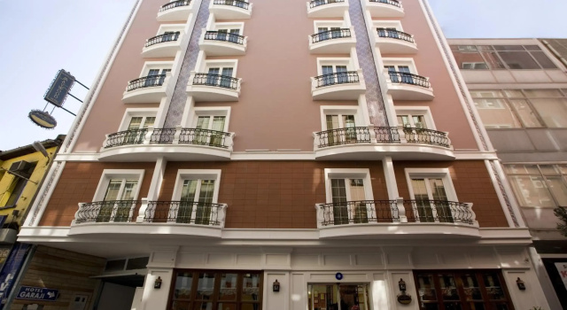 Maywood Hotel