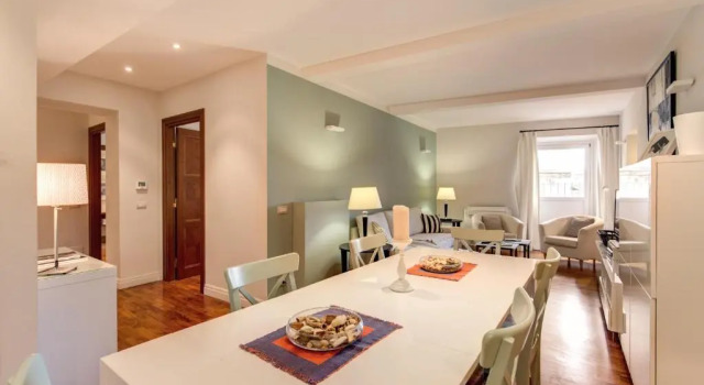 Trevi Chic Apartment, Забронировать Апартаменты/квартира Треви Рим, рядом с Посольство США в Риме