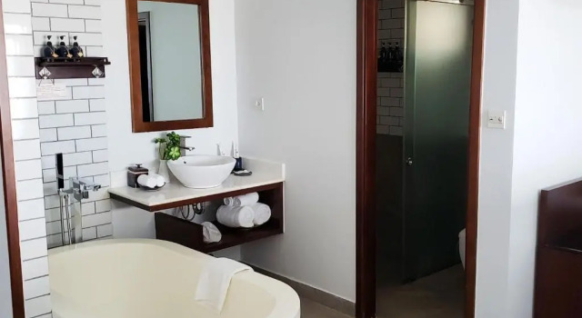 Полулюкс с балконом и с видом на реку Hoi An Odyssey Hotel & Spa