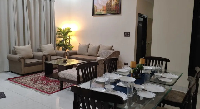 Семейные апартаменты с балконом Touristen Holiday Home A luxury Villa