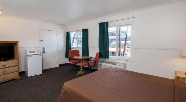 Четырёхместный люкс Travelodge Fort Bragg