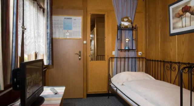 Одноместный номер Standard с балконом и с красивым видом из окна Swiss Lodge Hotel Bernerhof