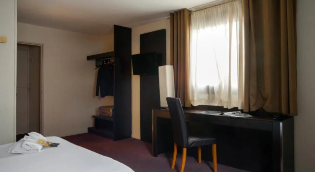 Трёхместный номер Standard Apogia Paris