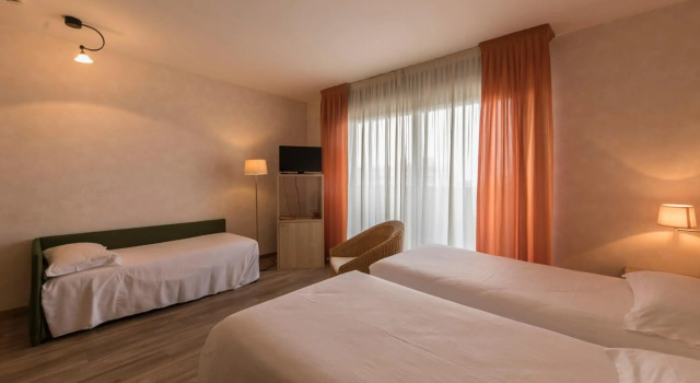 Hotel Donatello Imola, Забронировать Отель Имола провинция Болонья