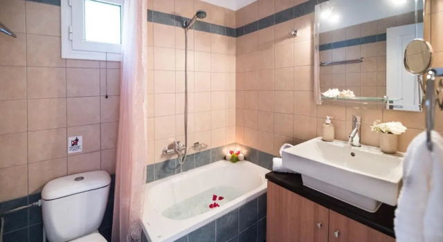Вилла Stunning Seaviews Pool Beach - Pasithea