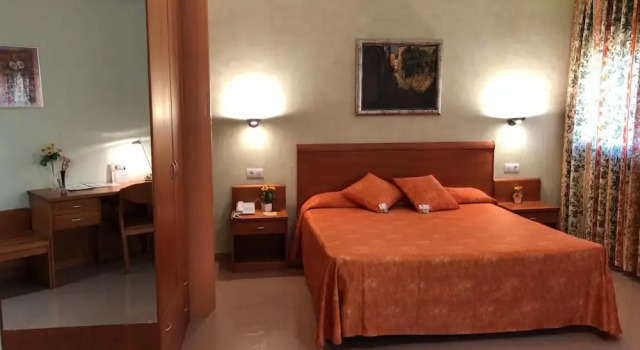 Номер Standard Hotel Fonda Neus