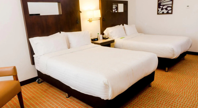 Четырёхместный номер Standard Holiday Inn Bogota Airport by IHG