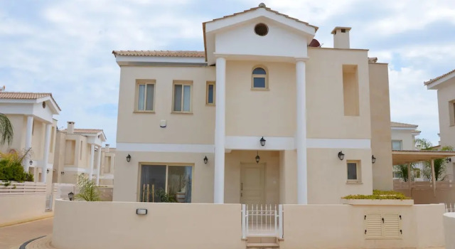 Anthorina Villa 13, Book Villa Hotels in Protaras with Parking, near Neolithic Settlement, Parking