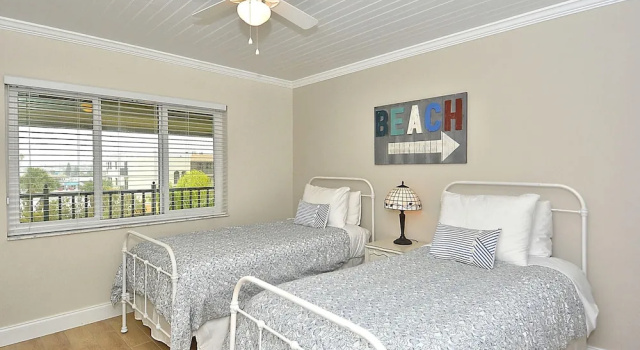 Land's End 403 Building 8 Top Floor/beachfront/totally Updated