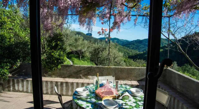 ANTICA CASA DEL CANTO Iara - Private Parking, Buchen Sie Hotel Calice Ligure Palmenriviera