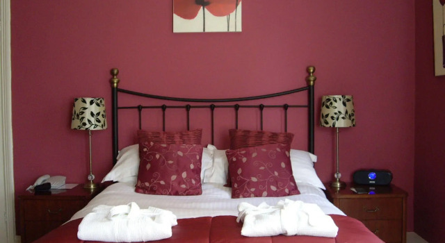 Knoll Country House
