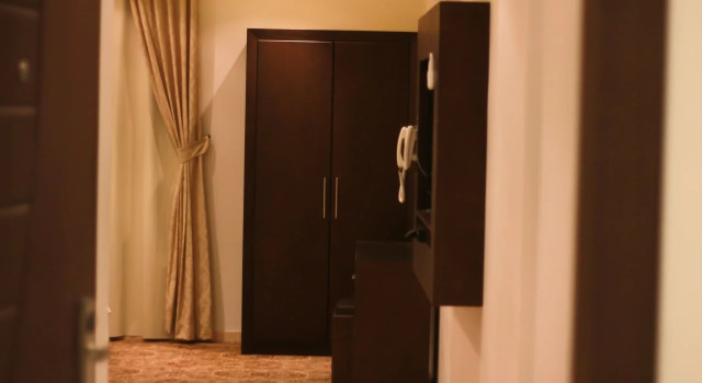 Rest Night Hotel Suites - Taawon - Al Hussien Bin Ali, Buchen Sie Hotel Hotels in Provinz Riad mit Pool, Schwimmbad