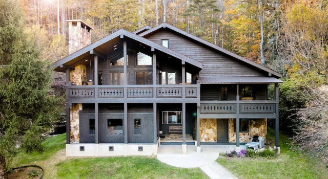 Outland Chalet & Suites Great Smoky Mountains, Забронировать Шале Уитиер Аппалачи