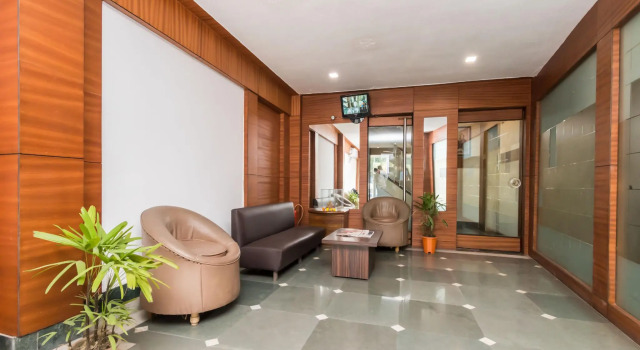 OYO 9182 Kings Crown Hotel, Buchen Sie Hotel Hotels in Westbengalen mit Parkplatz, Parkplätze