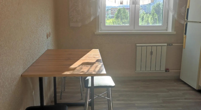 Domino Apartments on Urvantseva Street, Reserva ahora Apartamento Hoteles en Krasnoyarsk con aparcamiento, Aparcamiento