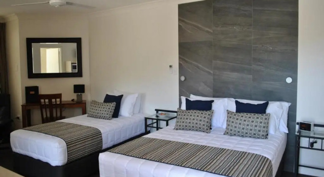 Двухместный номер Deluxe с балконом Heritage River Motor Inn