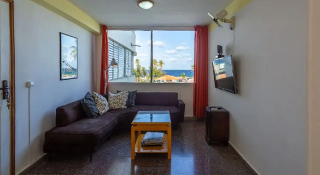 3 Bedroom Oceanview Apartment, Забронировать Апартаменты/квартира Vedado Гавана