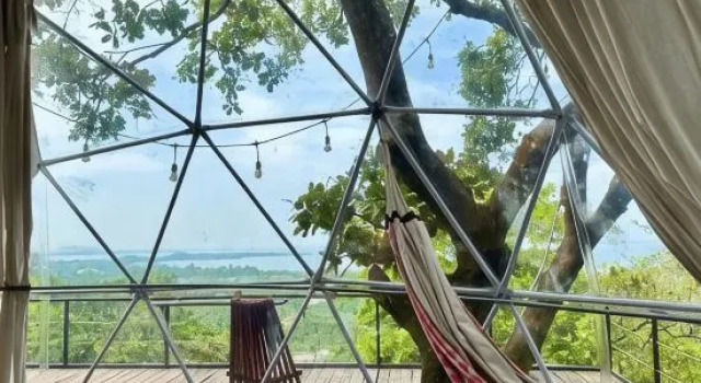 Тент с видом на озеро Tropical eglamping