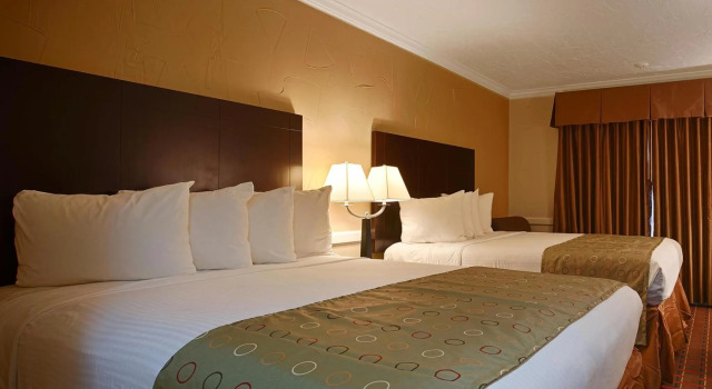 Четырёхместный номер Standard Motel 6 Dallas TX Downtown