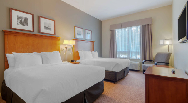 Четырёхместный номер Standard Best Western PLUS Chemainus Inn
