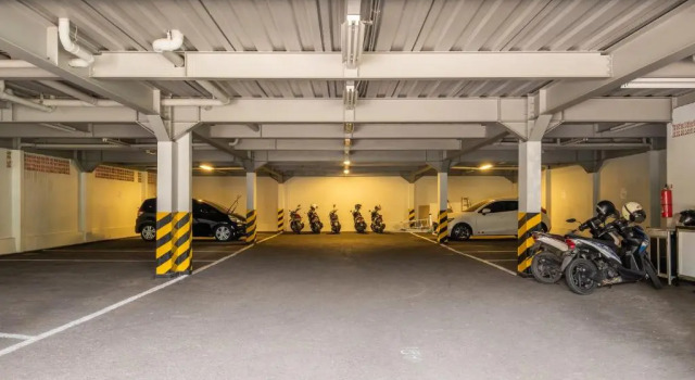 Suite Urbanview Darmo Residence Bandung