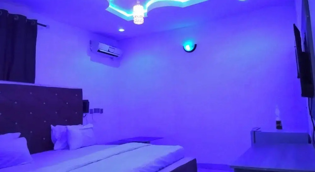 KINGSAMYSTAR HOTEL and SUITES, Book Hotel Hotels in Asaba with a Pool, Swimming Pool