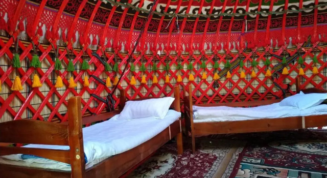 Тент Turan Handmade Yurt with Heated Floors