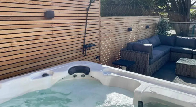 Коттедж Stunning 4 Bedroom House with Hot Tub & Epic Outdoor Space