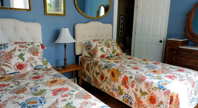 Huckleberry Hill Bed and Breakfast, Book Hotel Sandpoint Schweitzer Mountain